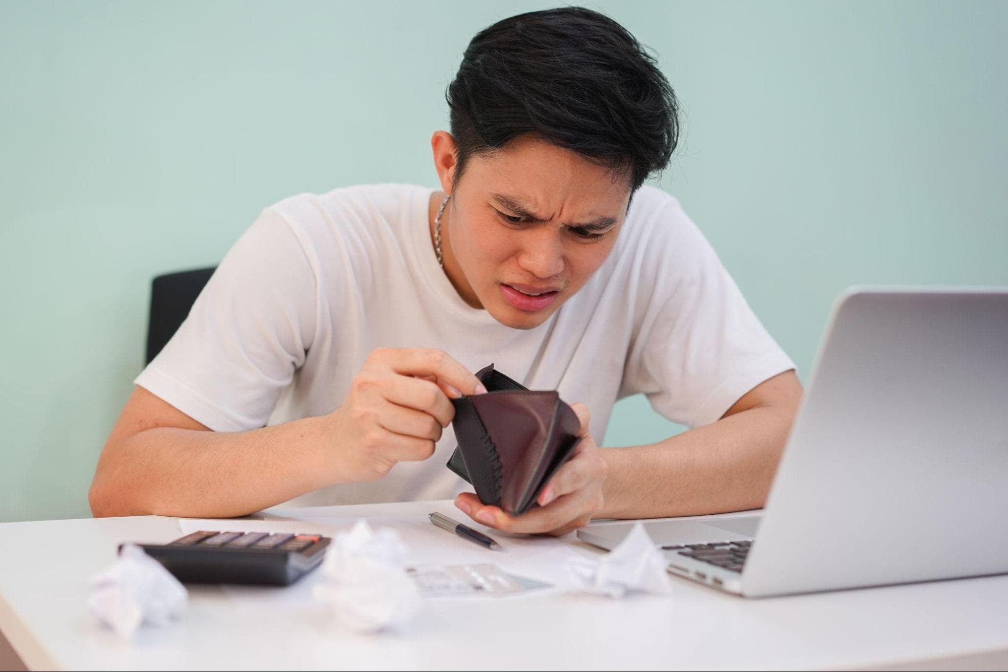 ความแตกต่างระหว่างการกู้เงินนอกระบบและในระบบ